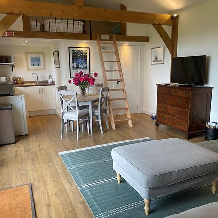 Stunning Cabin With Incredible Views Near Goodwood Rogate Εξωτερικό φωτογραφία
