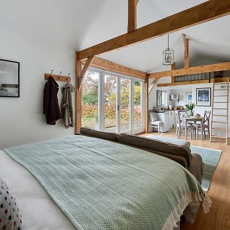 Stunning Cabin With Incredible Views Near Goodwood Rogate Εξωτερικό φωτογραφία